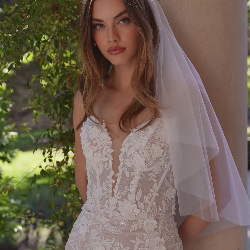 
                      
                        Load and play video in Gallery viewer, Antonia Strapless Fit and Flare Wedding Gown
                      
                    