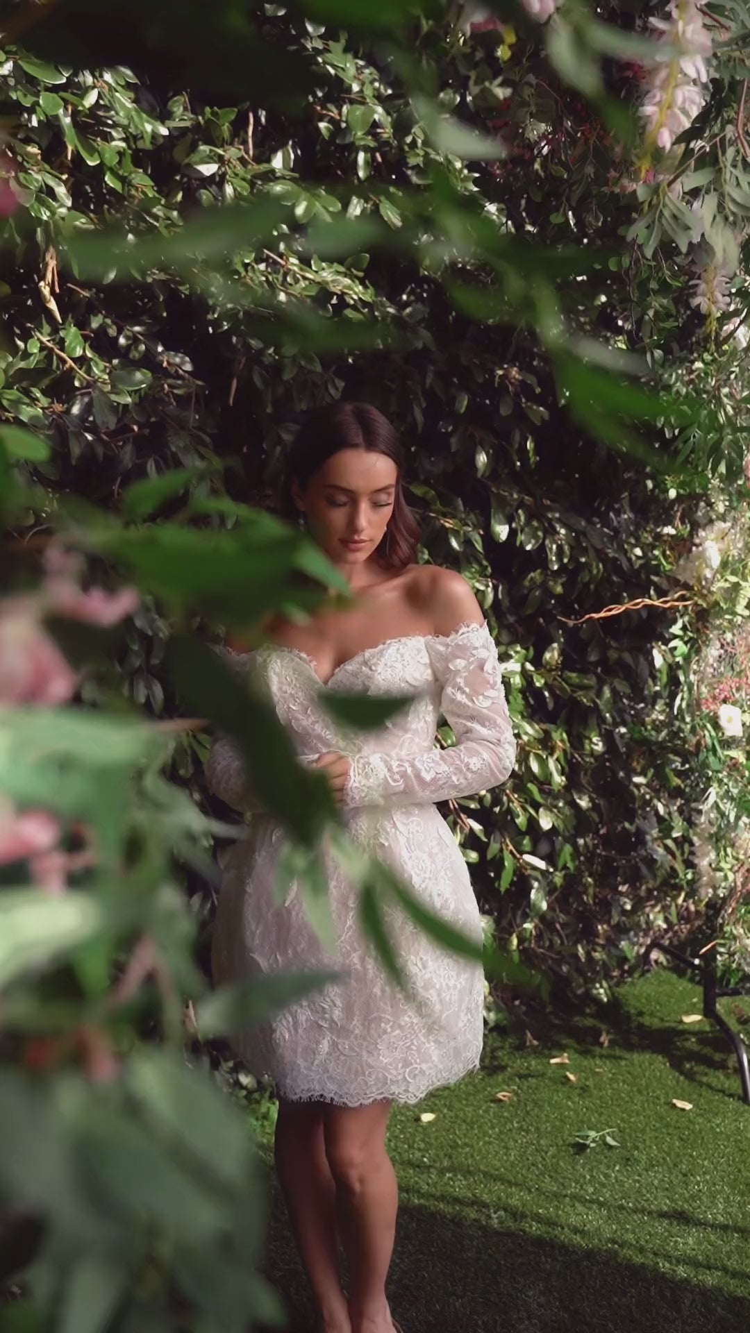 【yonchi】KUMA LACE VOLUME MINI DRESS Tampa Long Sleeve Mini Dress – USA KOOKAÏ