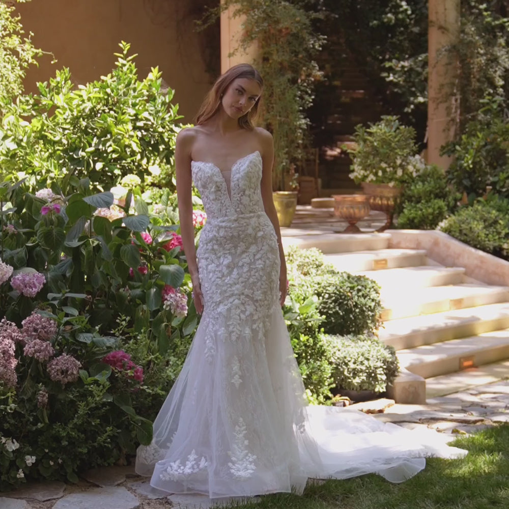 
                      
                        Load and play video in Gallery viewer, Zoya Strapless Sweetheart Mermaid Wedding Gown
                      
                    